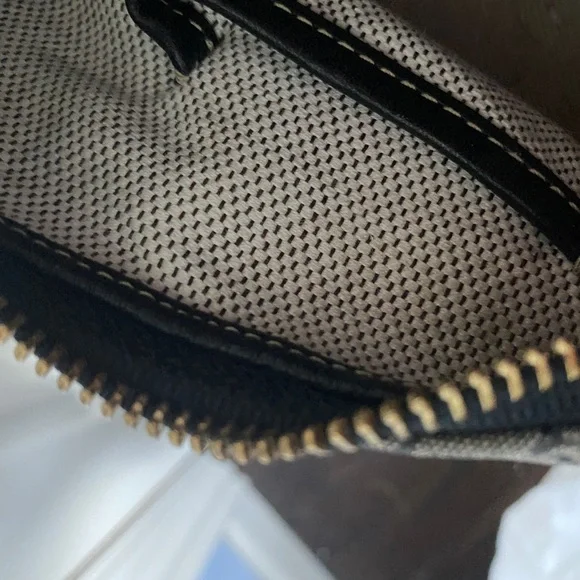 Dooney & Bourke Shoulder Bag - Picture 5 of 11